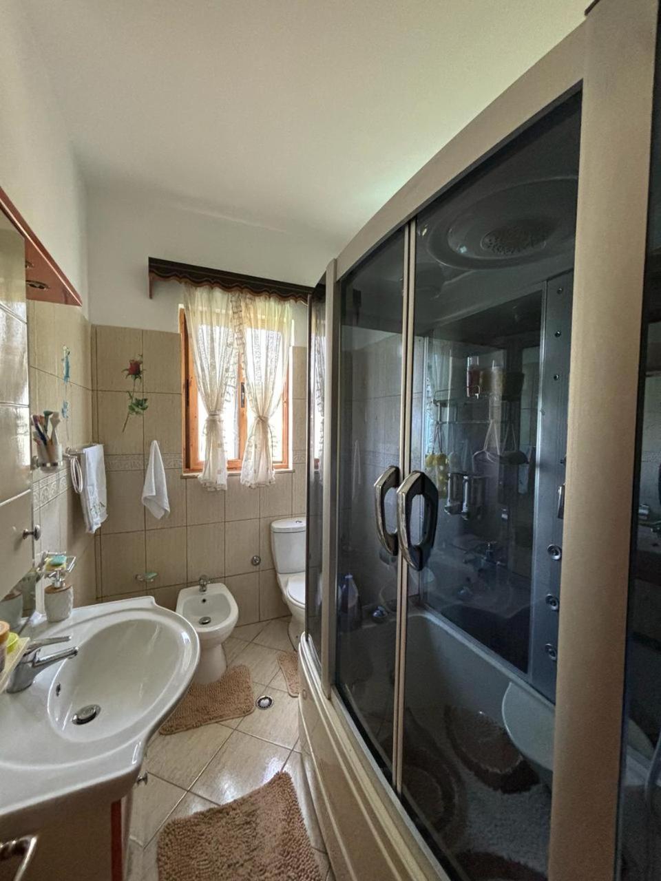 Guest House Adi Hoxha Berat Kültér fotó